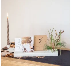Holzständer für Trockenblumen und Karten
