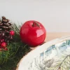 Kiefern-Pick mit Apfel, Beeren und Zapfen