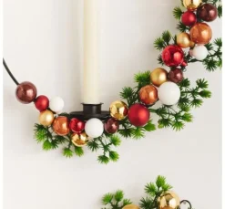 Weihnachtskugeln aus Glas am Draht