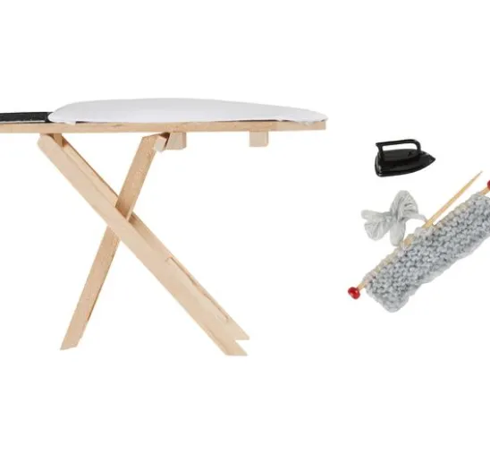 Wichtel-Set "Bügelbrett, Bügeleisen & Strickutensilien"